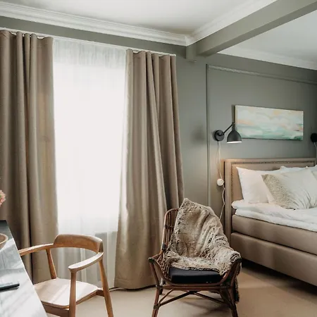 Lillan Hotel&kök Hotell 4*