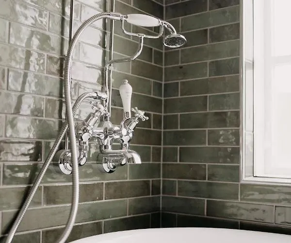 Lillan Hotel&kök Hotell 4*