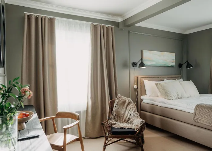 Lillan Hotel&kök Hotell 4*