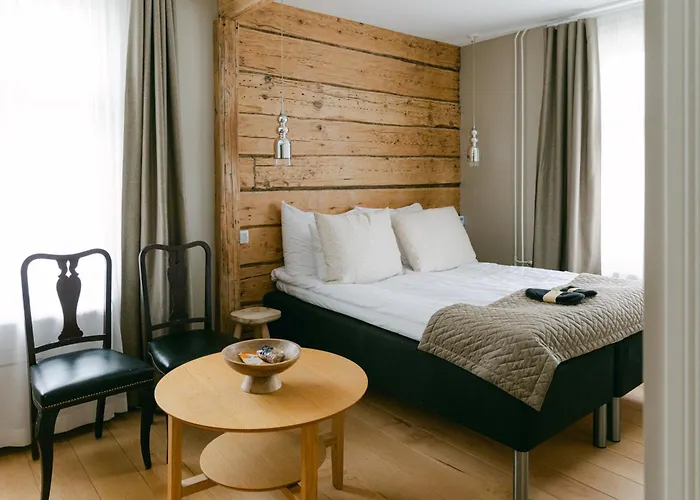 Lillan Hotel&kök Hotell 4*